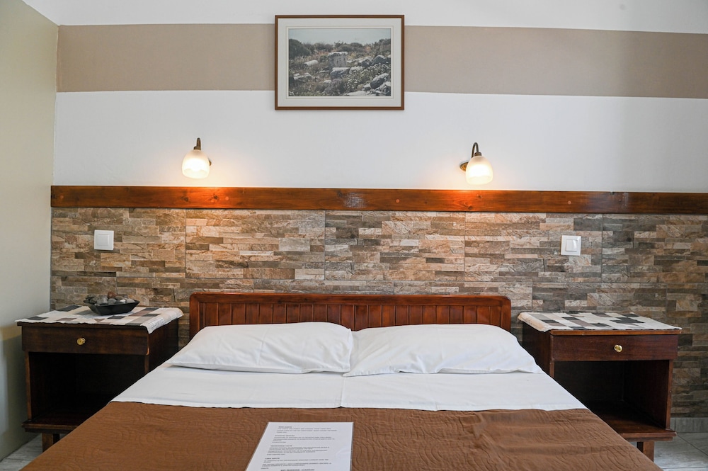 ROOM, DOUBLE BED, GARDEN VIEW, BALCONY