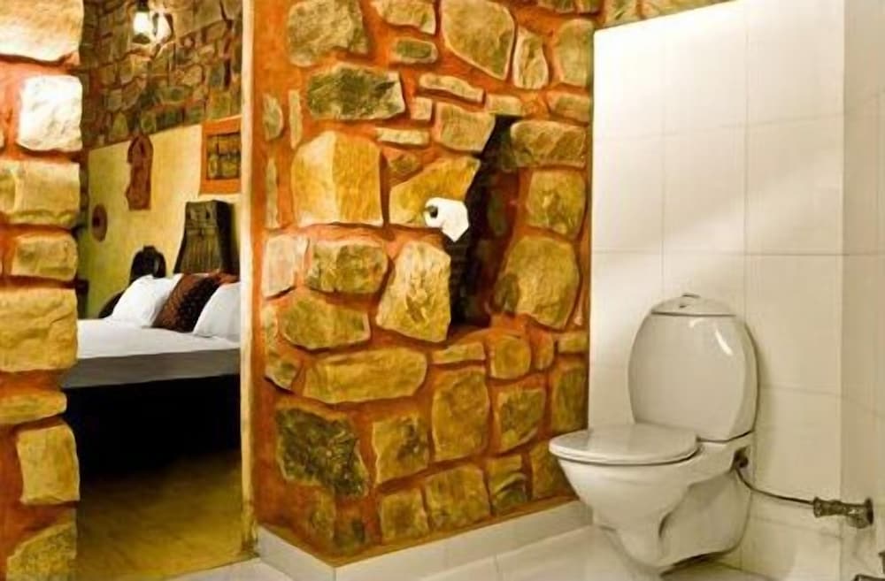MANDORE GUEST HOUSE A LEAFY HERITAGE RESORT 35/35