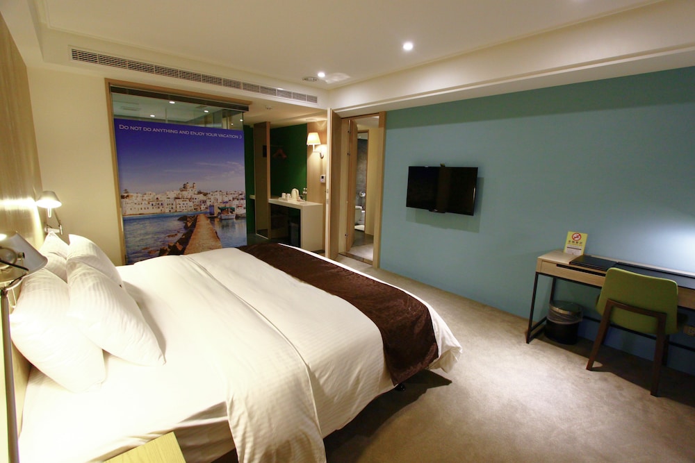 Gogo Hotel 9/56