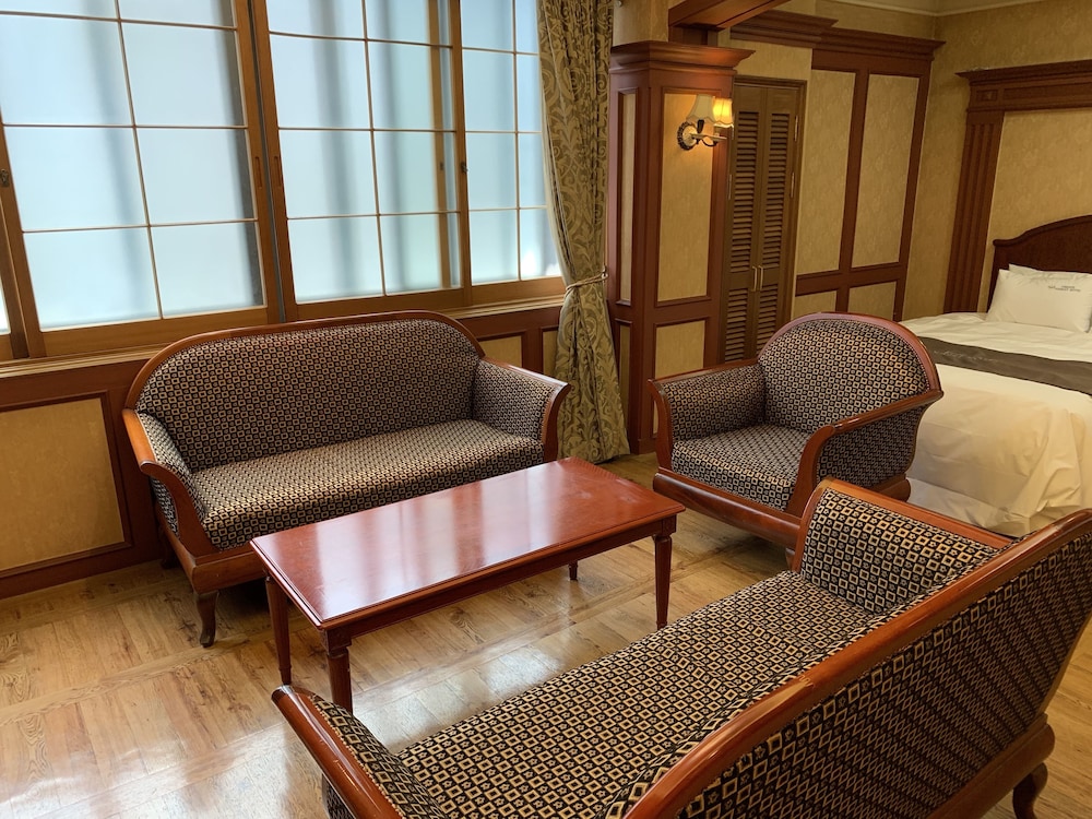 Browndot Hotel Sangmu 35/50