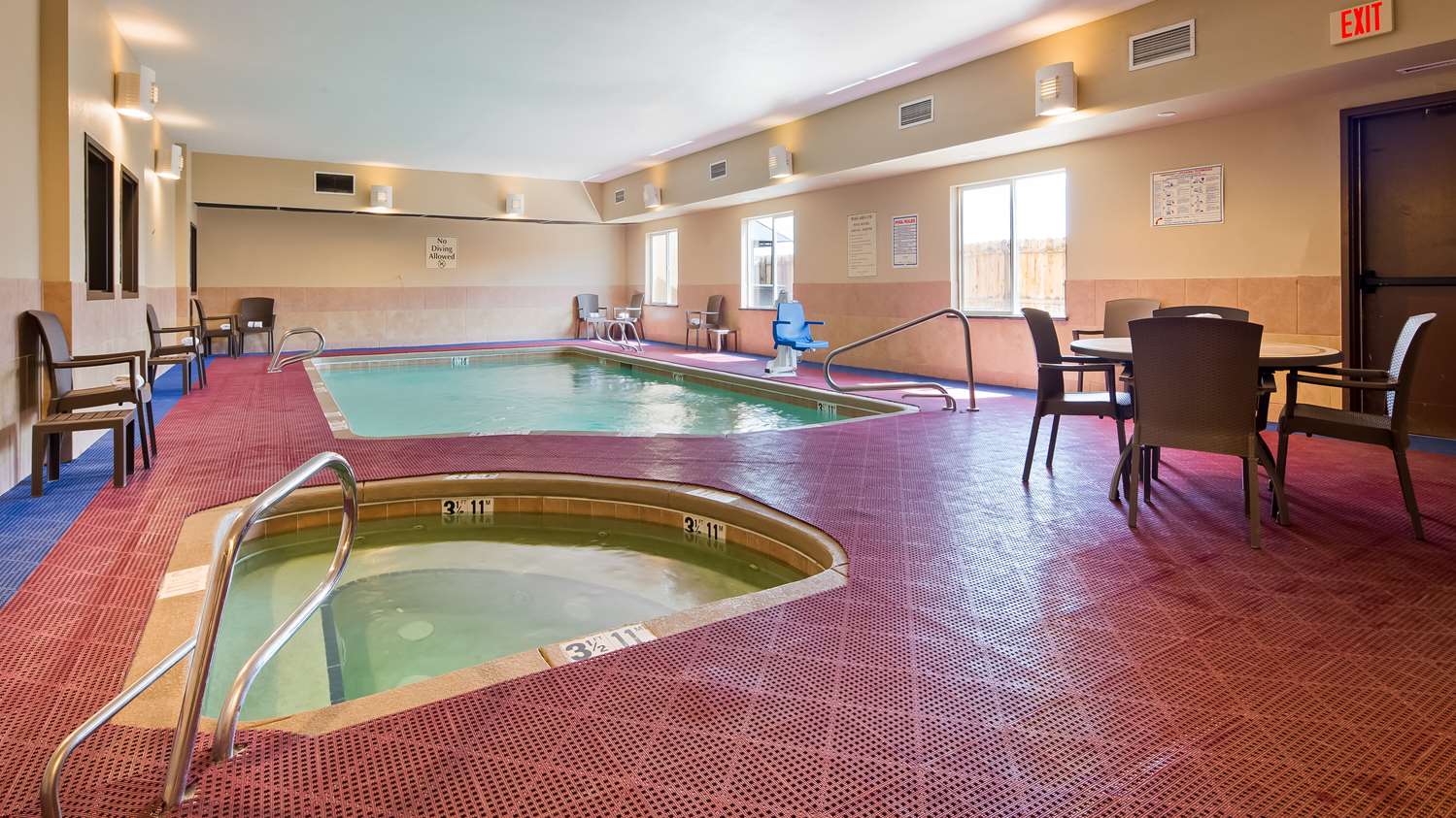 Best Western Plus Montezuma Inn & Suites 14/24