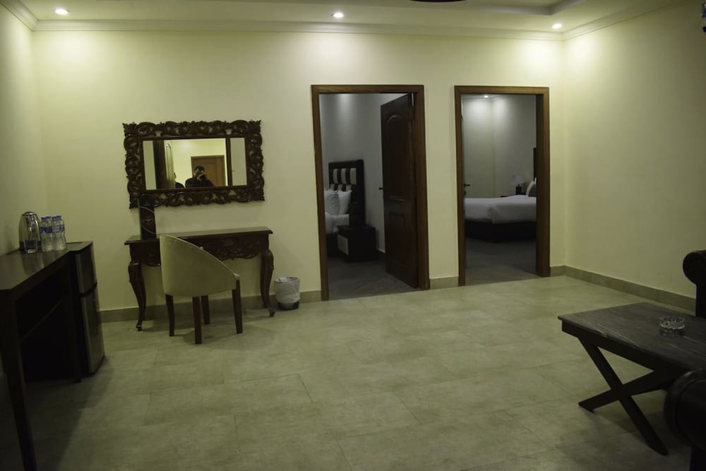 Grand Millennium Hotel Lahore (Local) 30/41