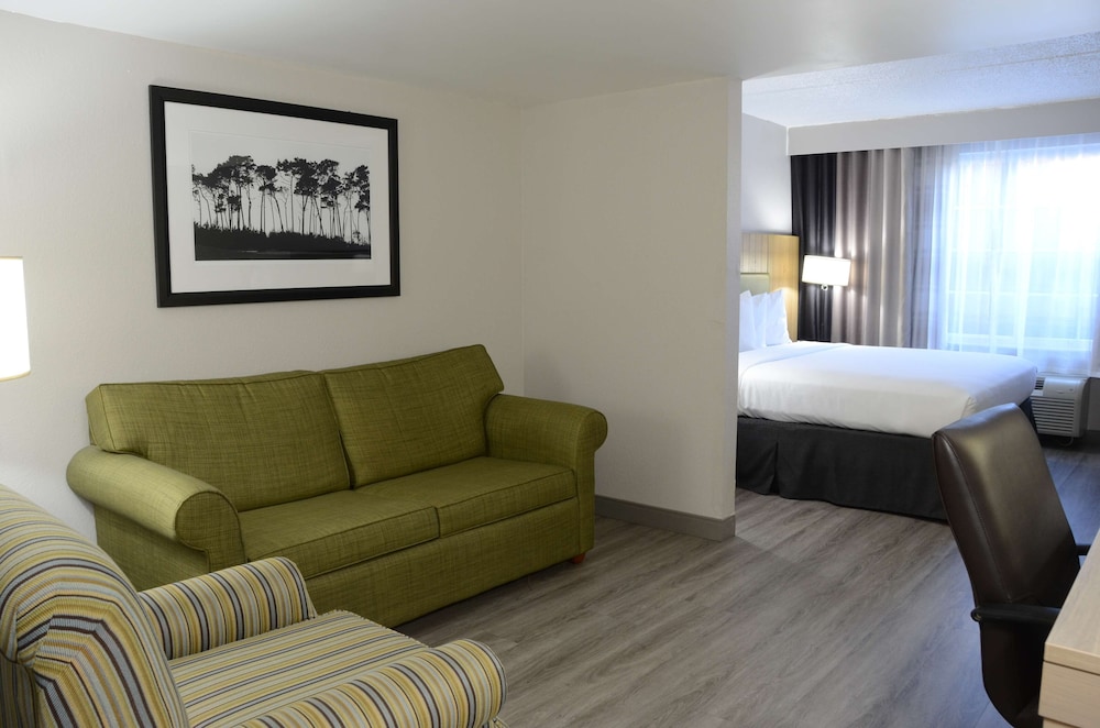 Country Inn & Suites by Radisson, Buford at Mall of Georgia, GA 37/51