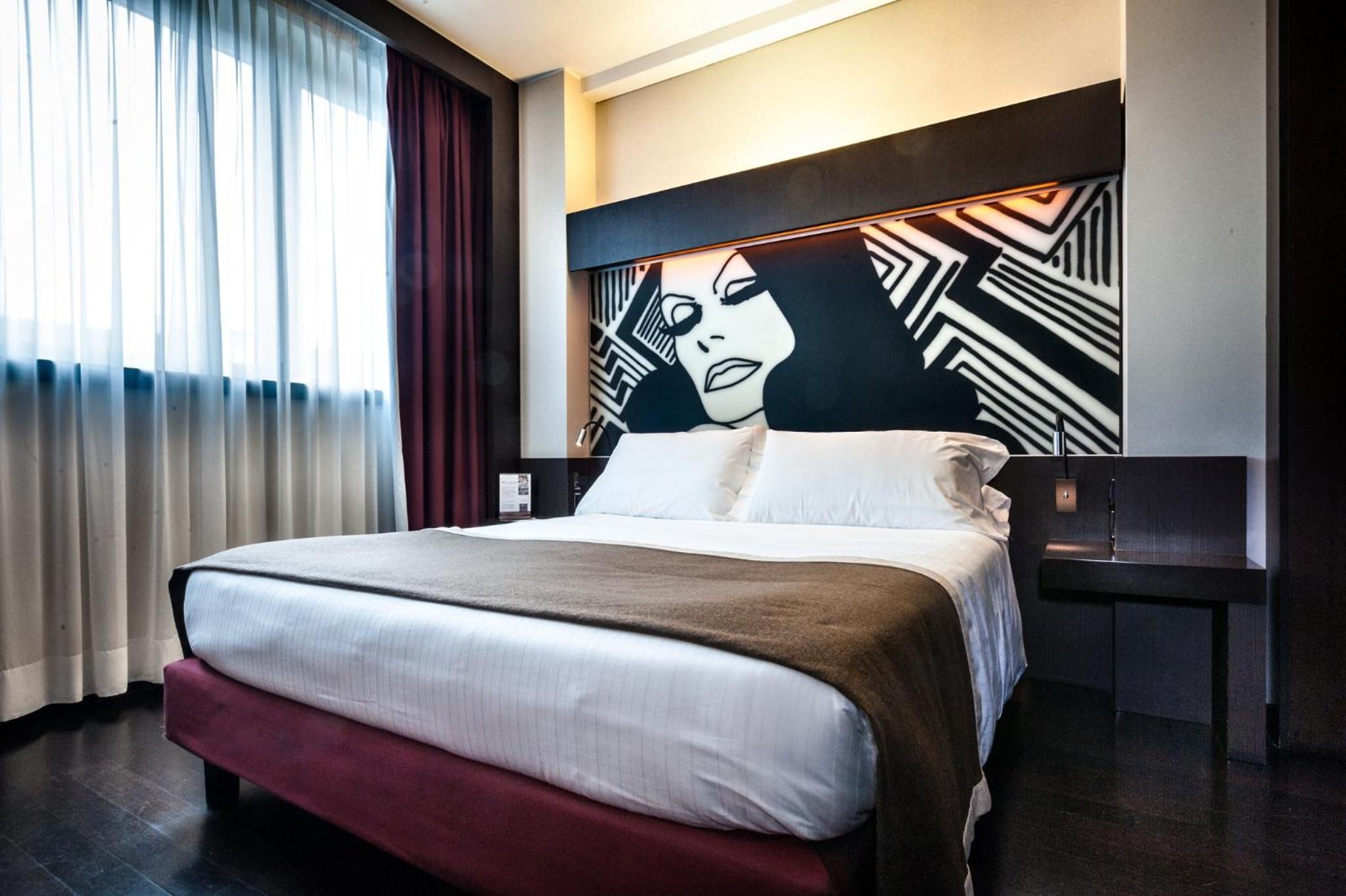 غرفة قياسية بسرير كينج، Crowne Plaza Milan City 3/10
