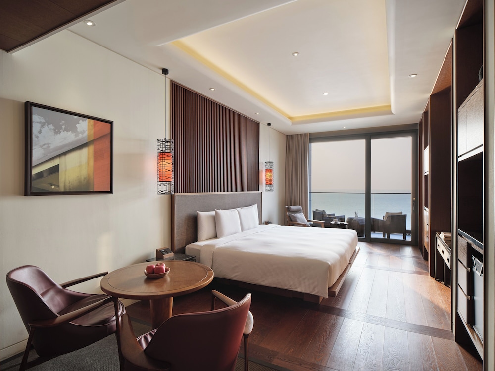 Ananti at Busan Cove 22/75