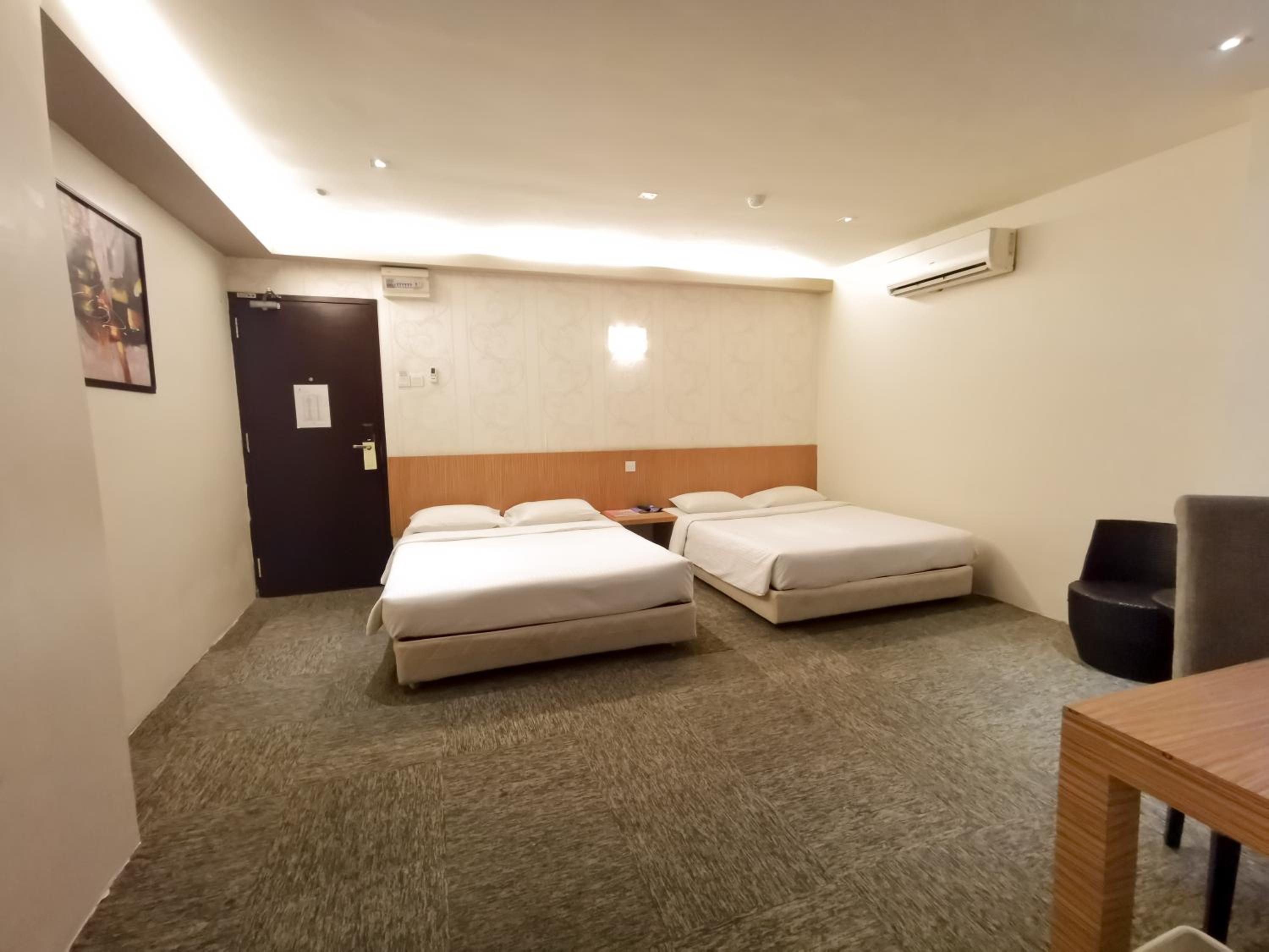 Family Suite, No Window