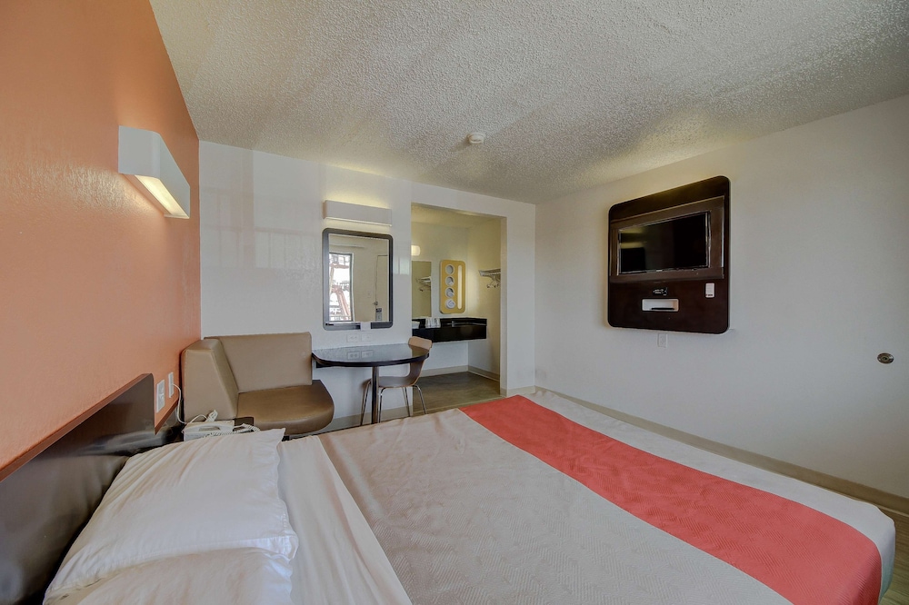 STANDARD, DOUBLE BED, ACCESSIBLE
