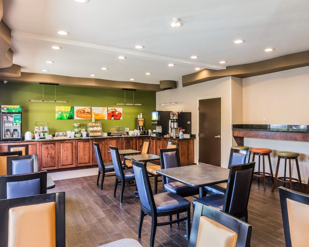 Quality Inn and Suites Birmingham Highway 280 34/46