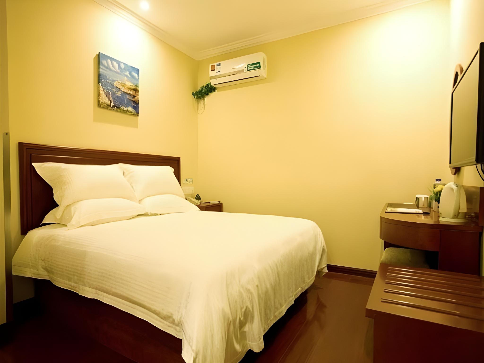 GUEST ROOM, DOUBLE BED