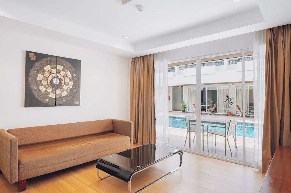 Chateau Dale Boutique Residence 23/24