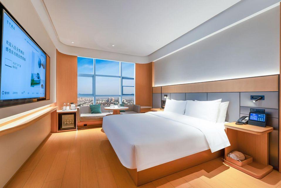 Superior, Queen Bed