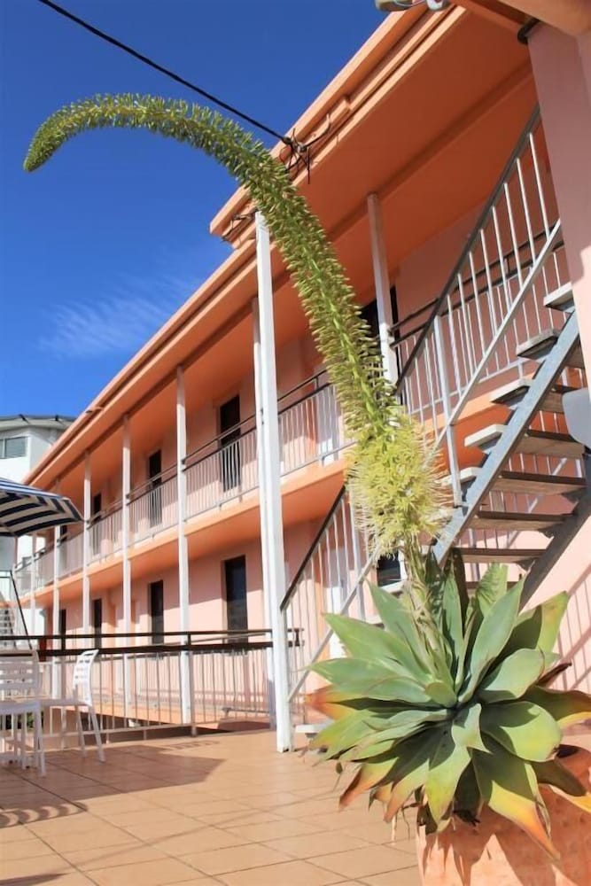 Camden Motor Inn 4/57