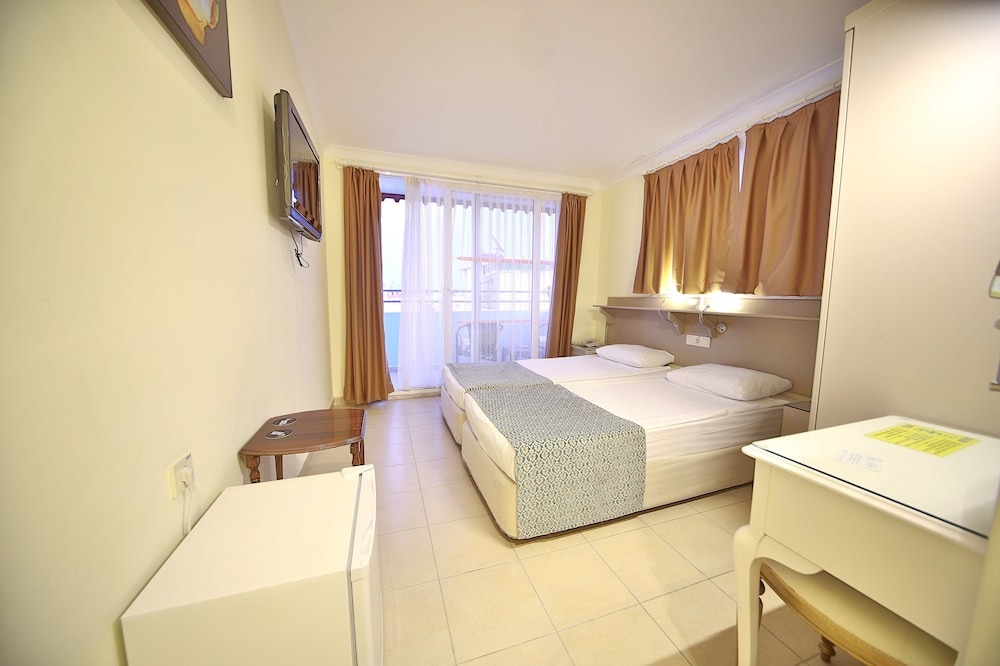 Gallion Hotel 26/73