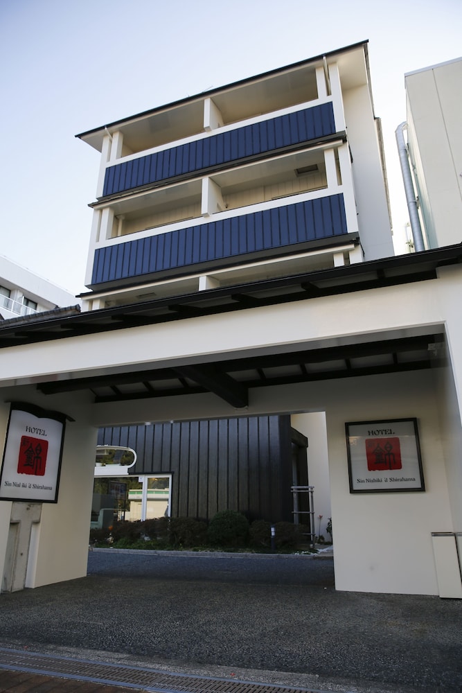 Shinnishiki Hotel 1/68