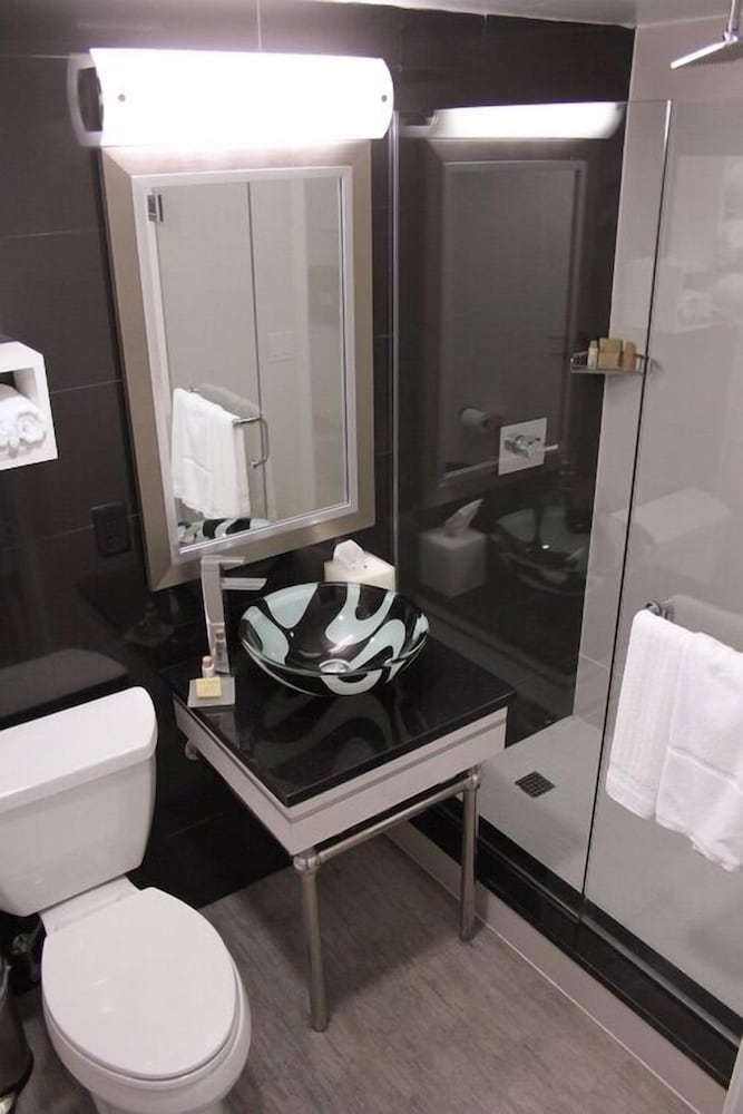 Lotus Boutique Inn Suites 55/57