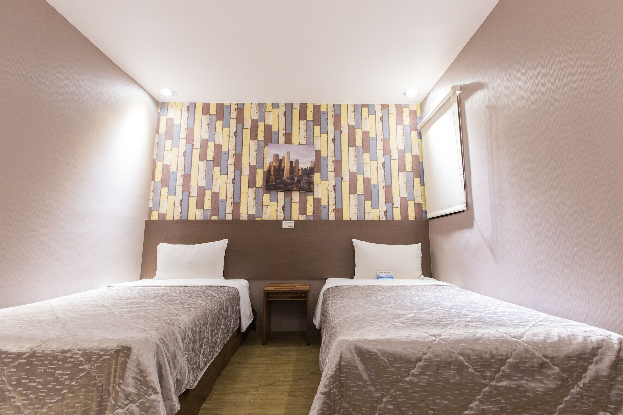 Economy, Twin Beds, No Window