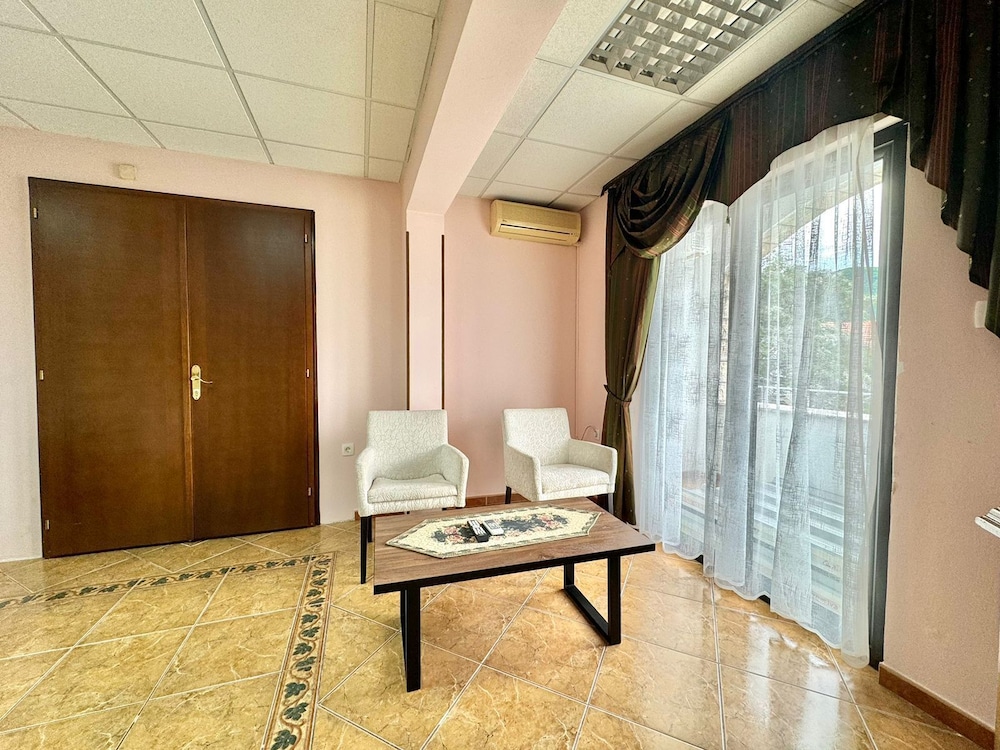 Hotel Grbalj 24/75