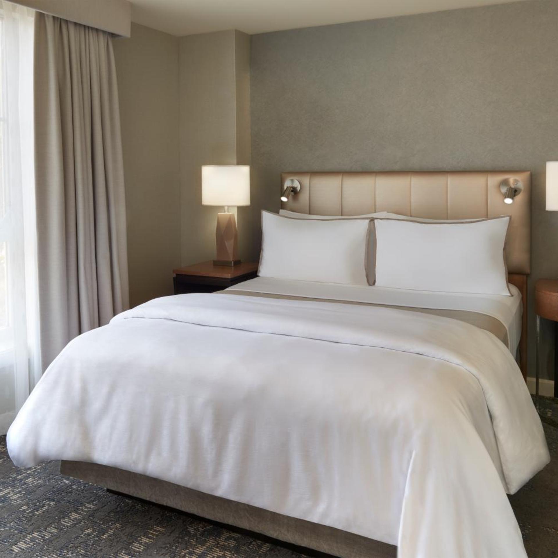 1 Bedroom, Suite, Den
