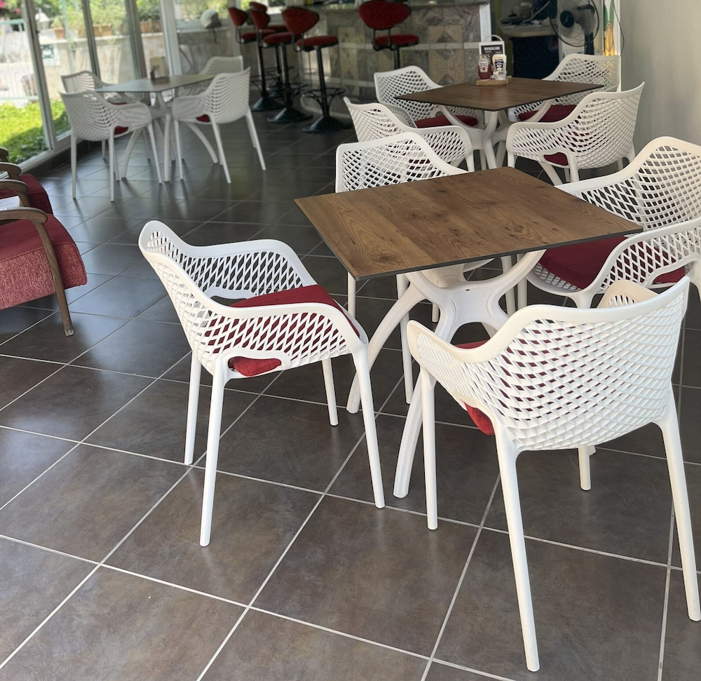 Mandal Inn Hotel 30/50