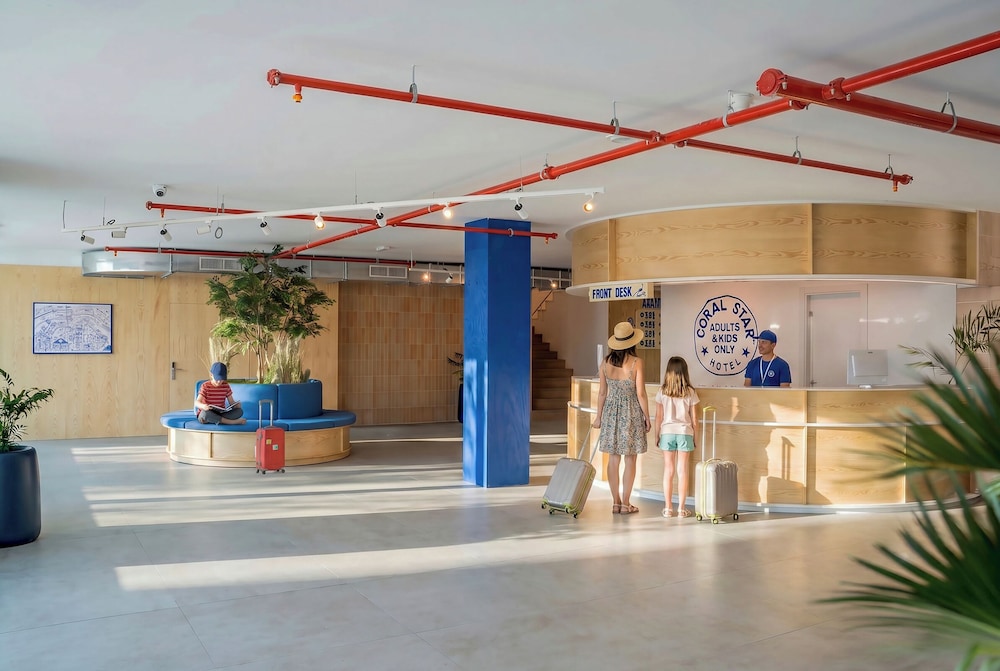 Coral Star Apartments 19/70