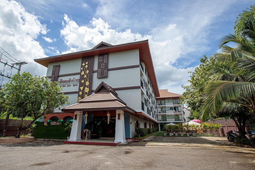 Huen Jao Ban Hotel 5/69
