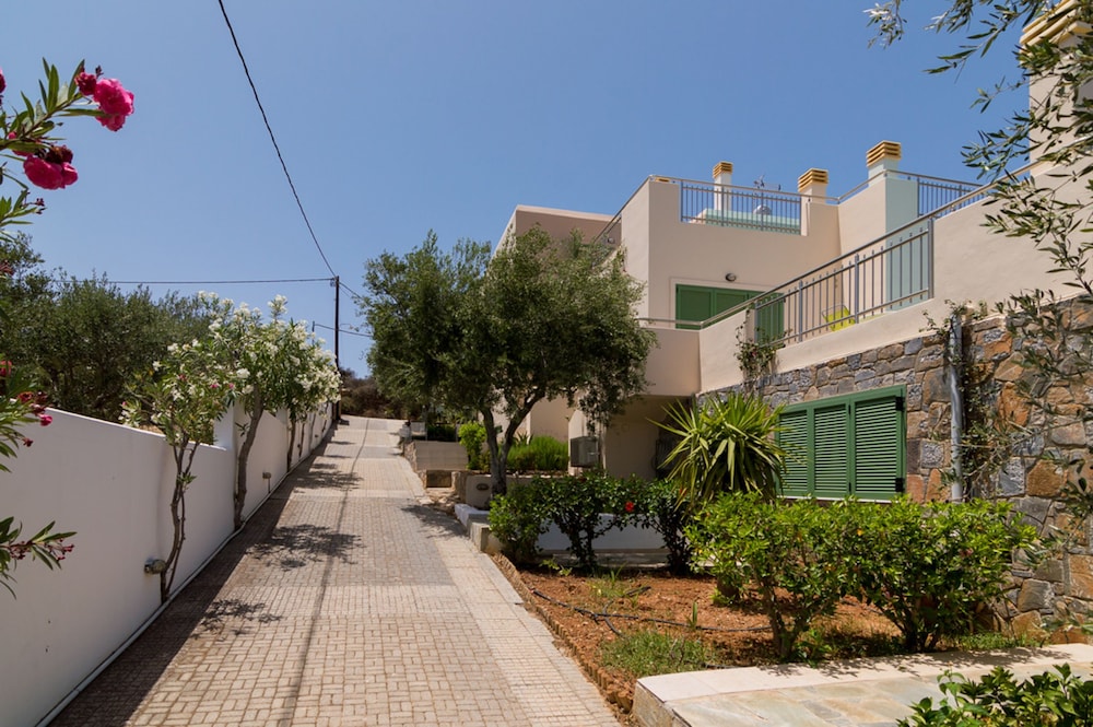 Villa Athena 68/77