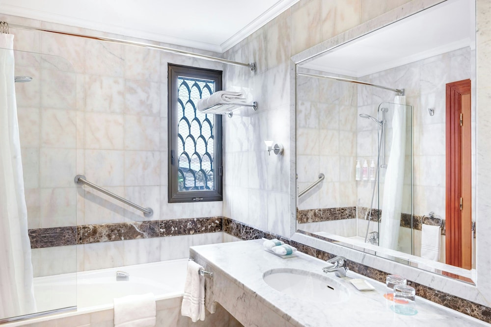 فندق المدينة مريديان(Le Meridien Medina) 59/60
