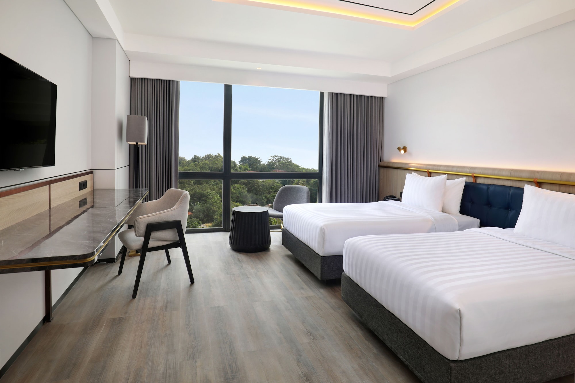 DELUXE, TWIN BEDS, SMOKING