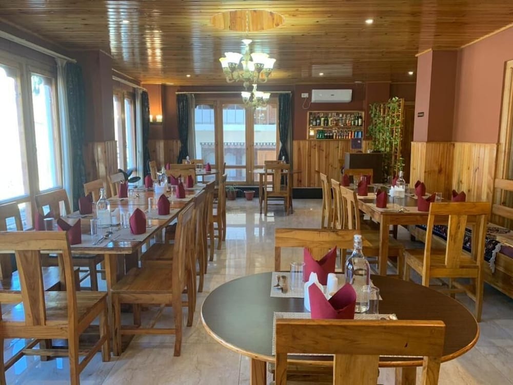 Hotel Khamsum 26/32