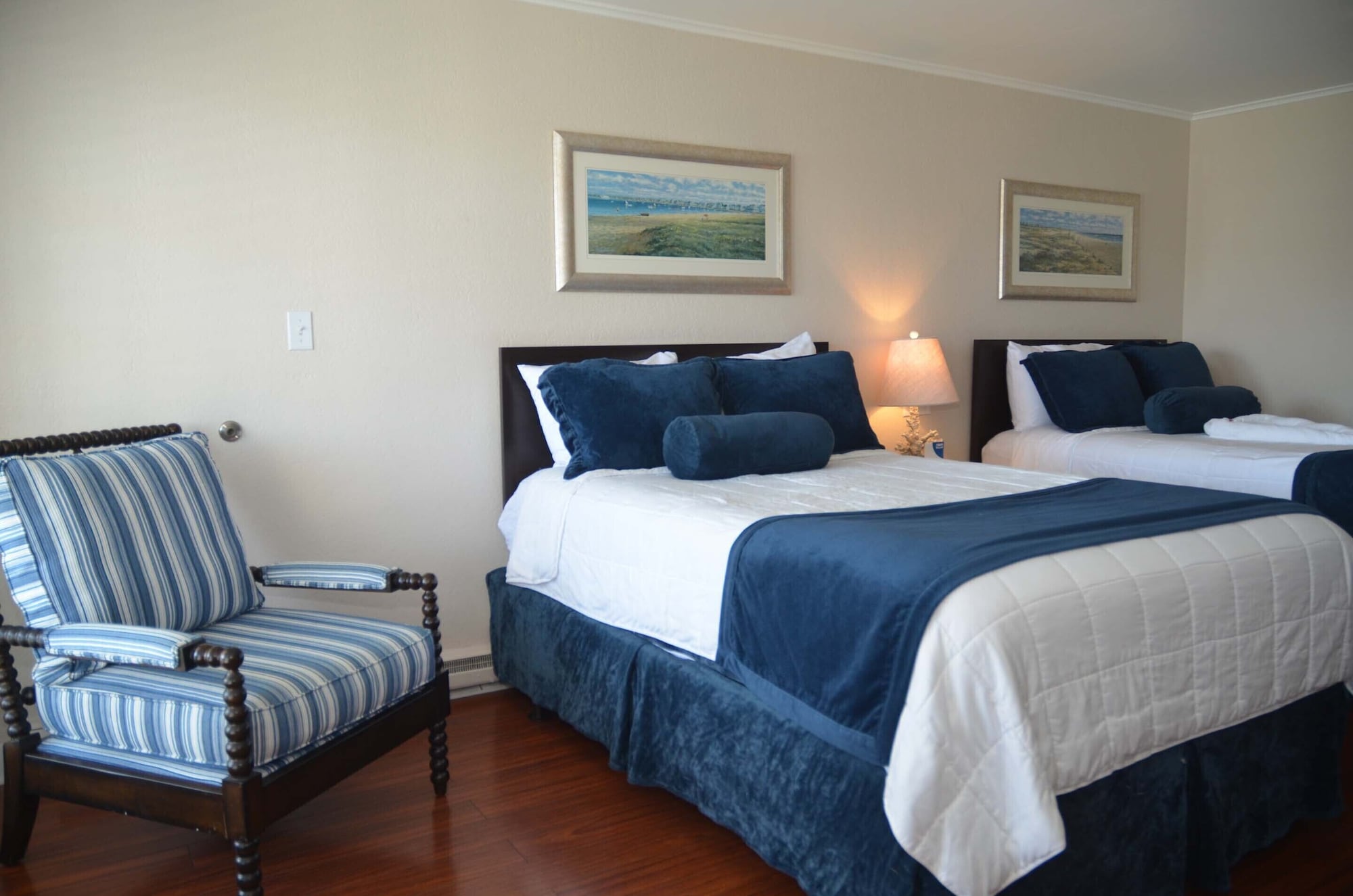 Courtyard, 2 Queen Beds