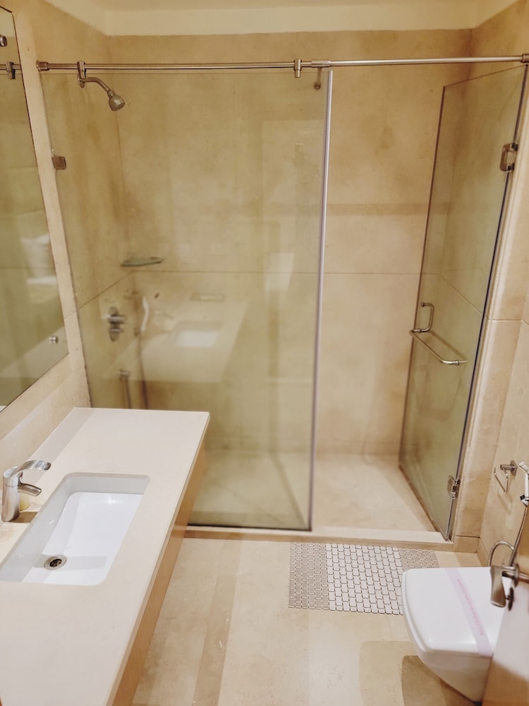 Hotel Almondz 38/38