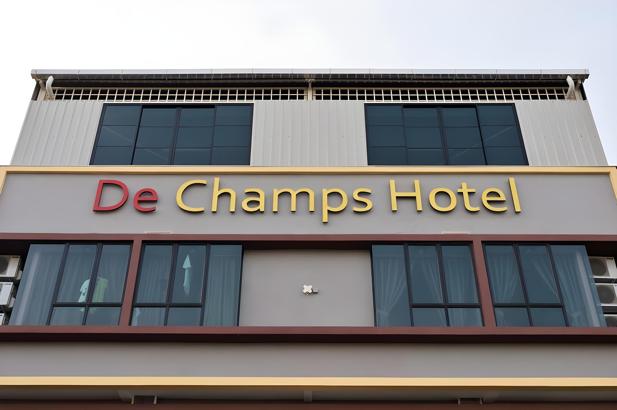 De Champs Hotel 4/29