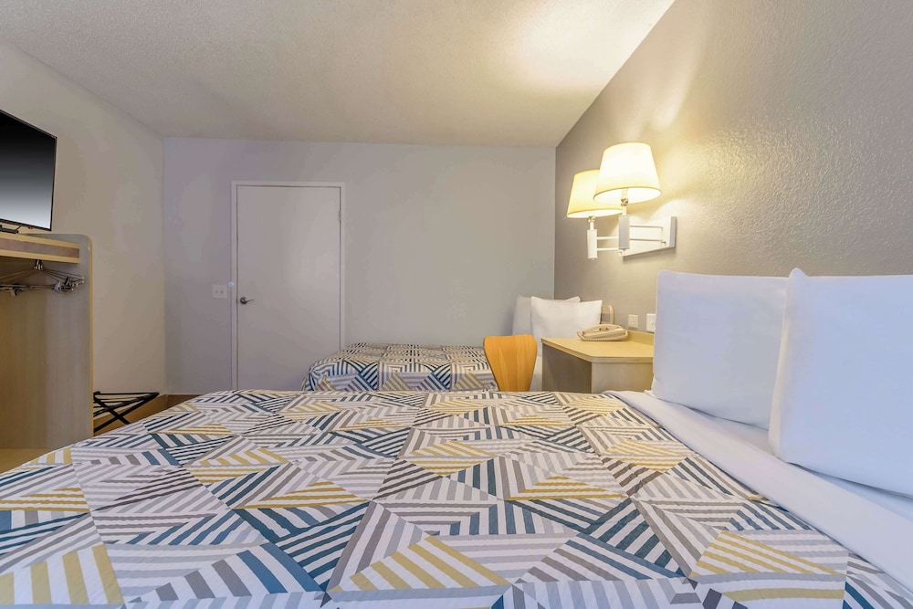 Motel6 Hayward, CA – Silicon Valley Gateway 37/61