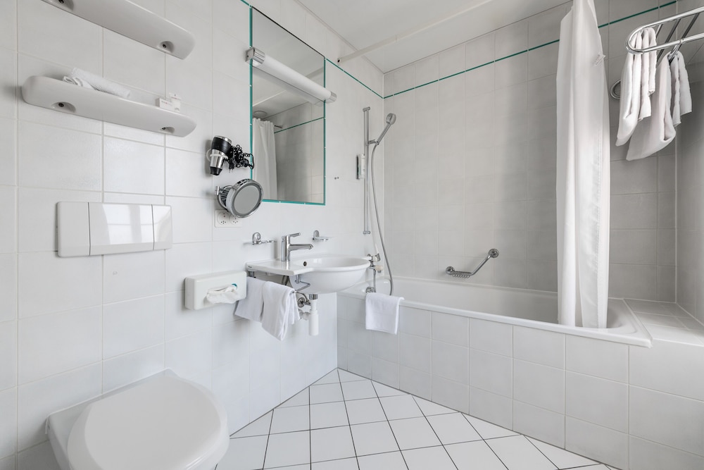 Grand Hotel et Centre Thermal d Yverdon les Bains 54/58