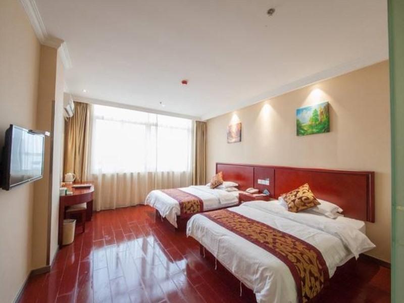 ROOM, TWIN BEDS