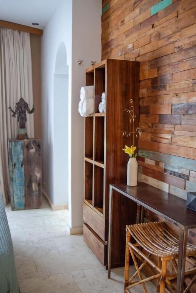 The Giri Residence Hotel & Spa 4/39