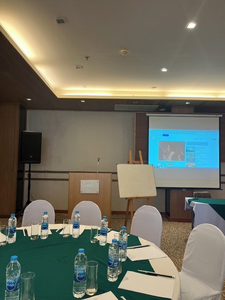 The Ashlee Plaza Patong Hotel & Spa 65/75
