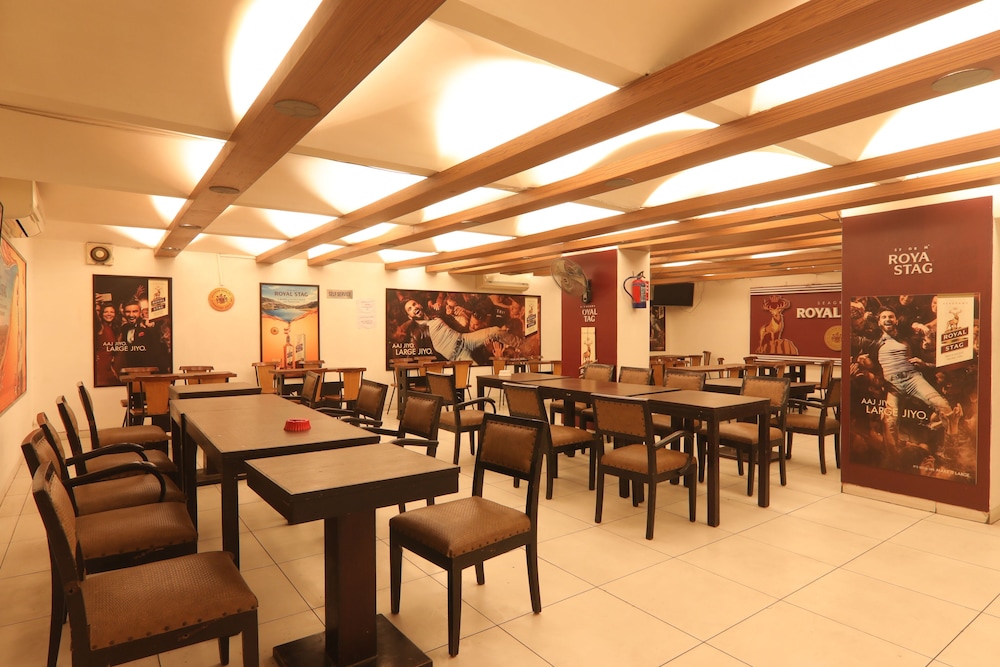 Mohan Hotel 23/33