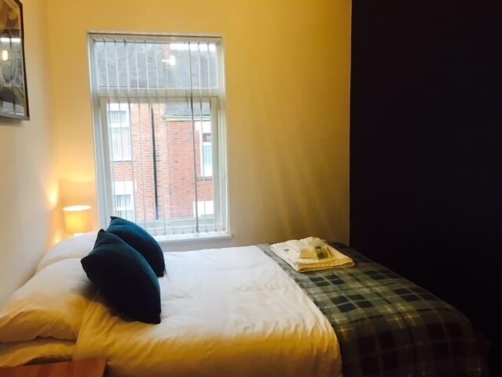 Townhouse @ Balliol Street Stoke 1/15