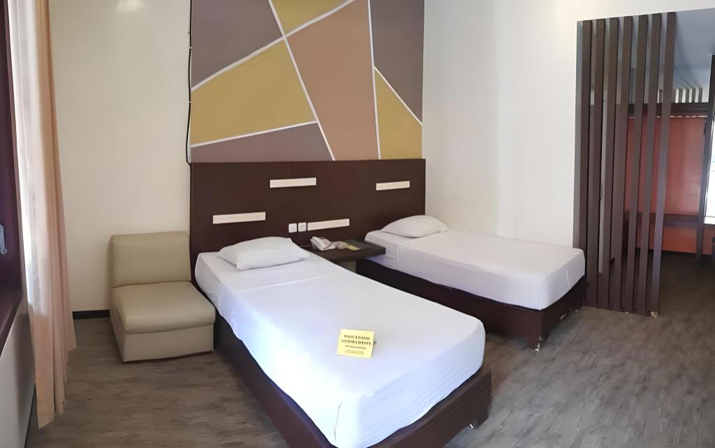 Puri Perdana Hotel & Convention Hall 23/57