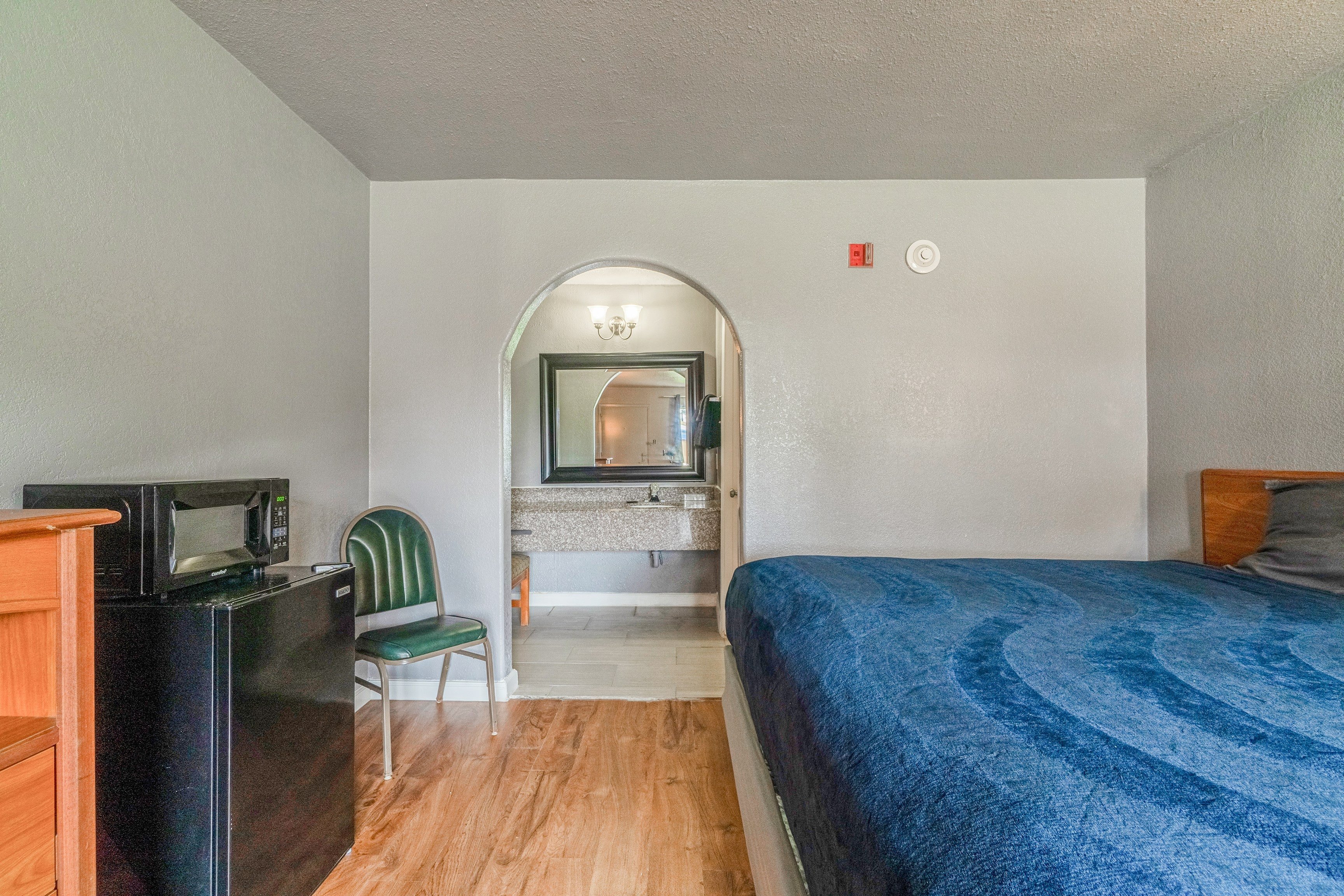 Economy Inn Livingston By OYO TX US 59 19/38