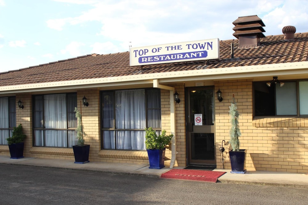 TOP OF THE TOWN MOTEL 4/71