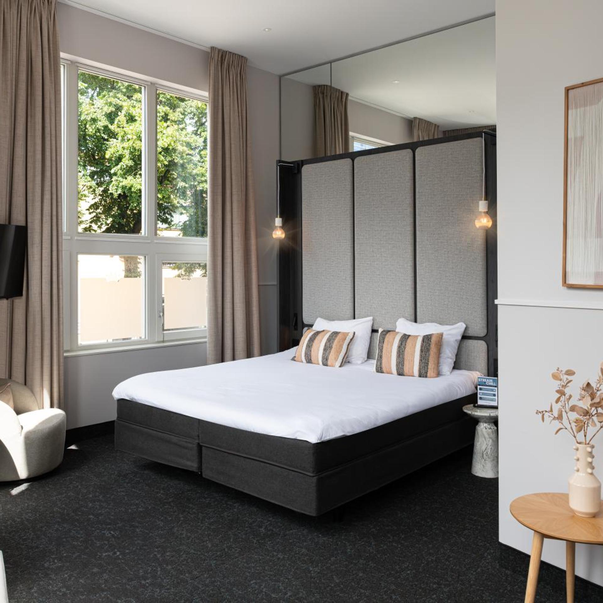 Deluxe, Suite