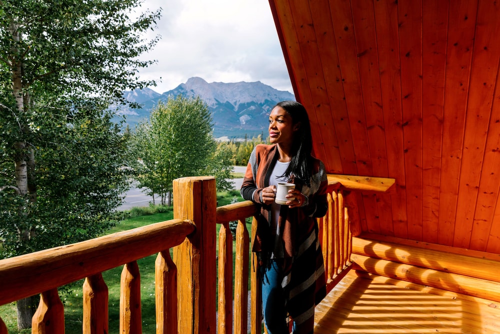 Miette Mountain Cabins 8/50