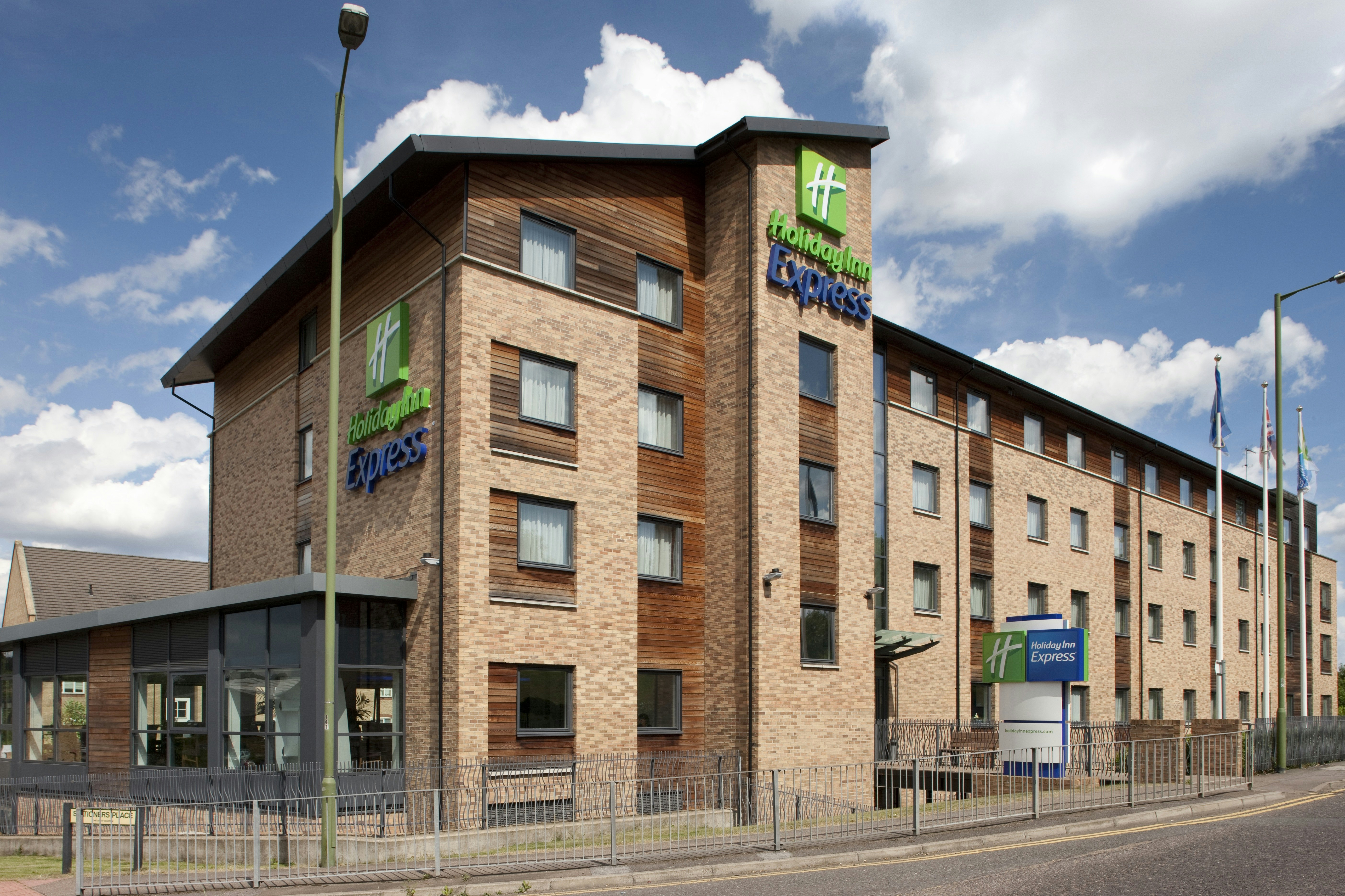 Holiday Inn Express Hemel Hemptstead 2/15