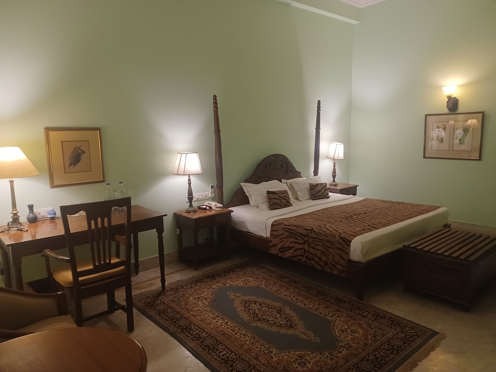 Hotel Dev Vilas 25/72