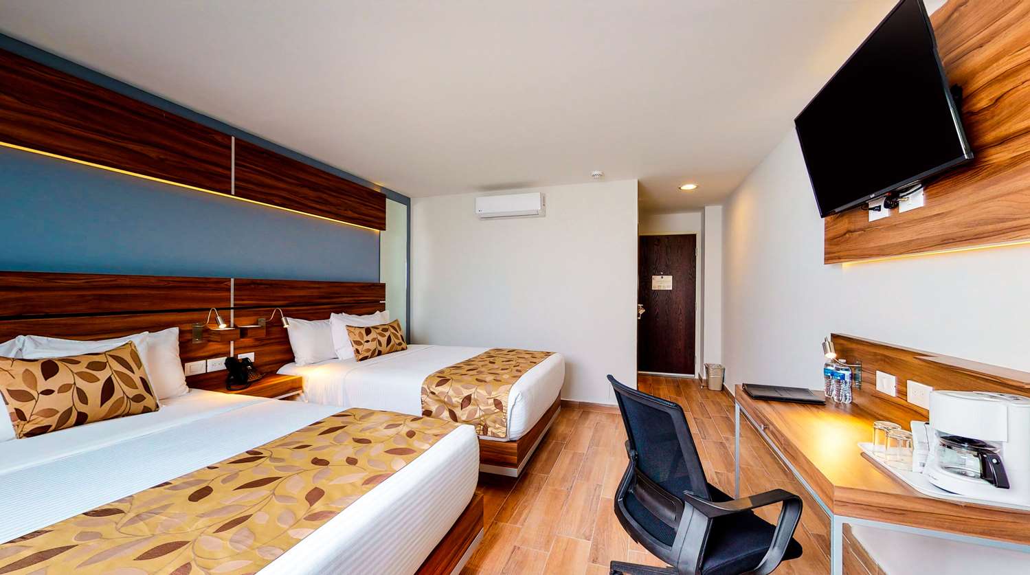 ROOM, 2 DOUBLE BEDS