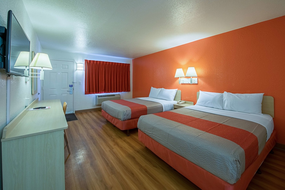 Motel6 Hammond, IN - Chicago Area 24/59