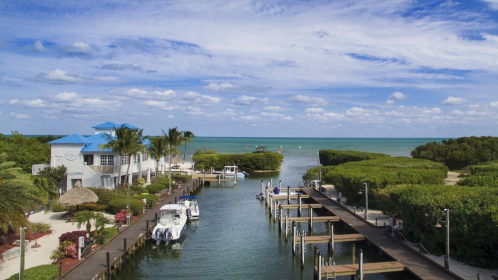 Ocean Pointe Suites Hotel 38/38