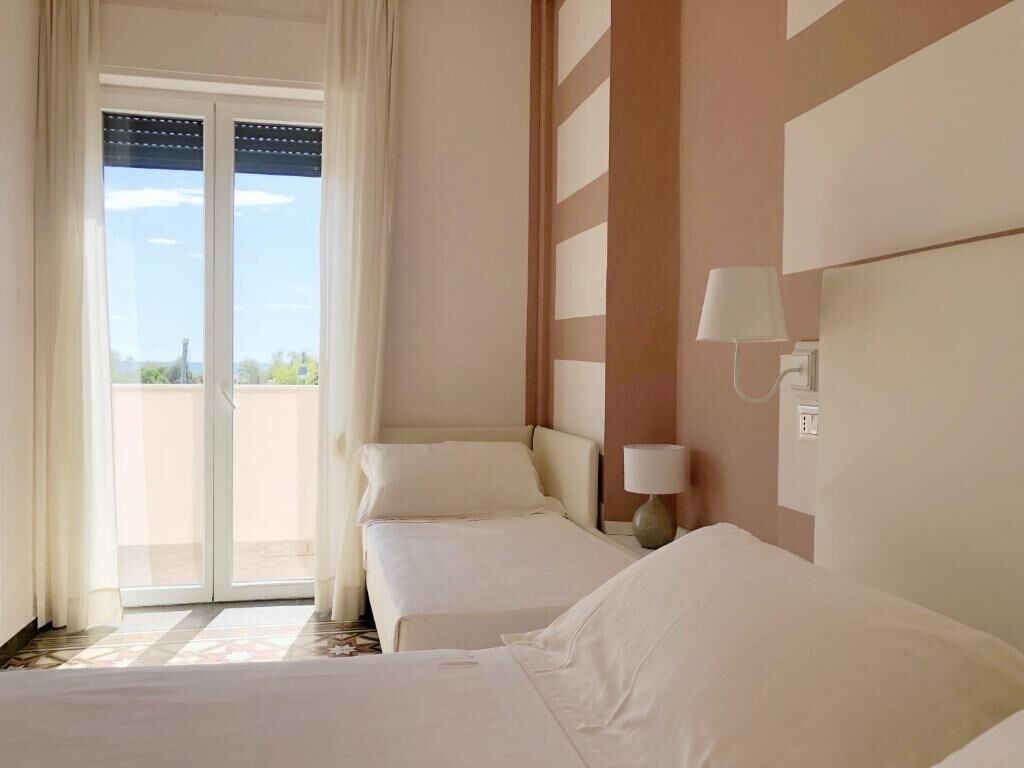 DELUXE, BALCONY